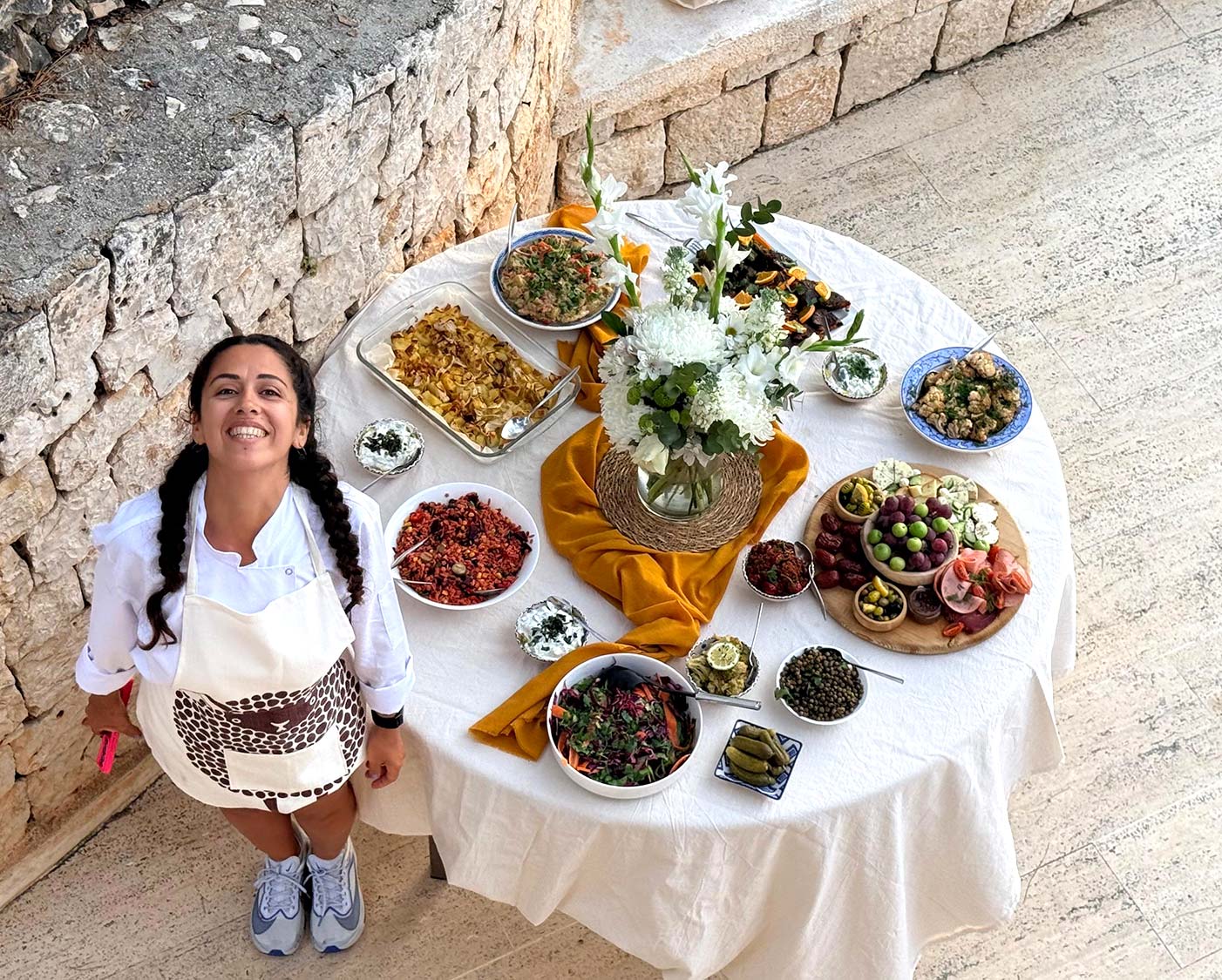 Private chef in Kas Antalya offering villa dining, healthy meal prep, catering and yoga retreat food by Melek Ozyavru